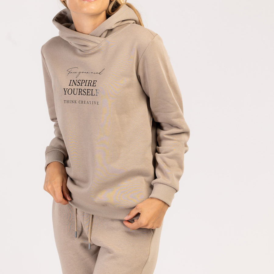 NIVA - ΖΕΣΤΗ ΓΥΝΑΙΚΕΙΑ ΦΟΥΤΕΡ ΜΕ ΚΟΥΚΟΥΛΑ